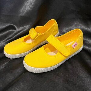 Cienta Kids Mary Jane Shoes yellow size 13 Y / 31C